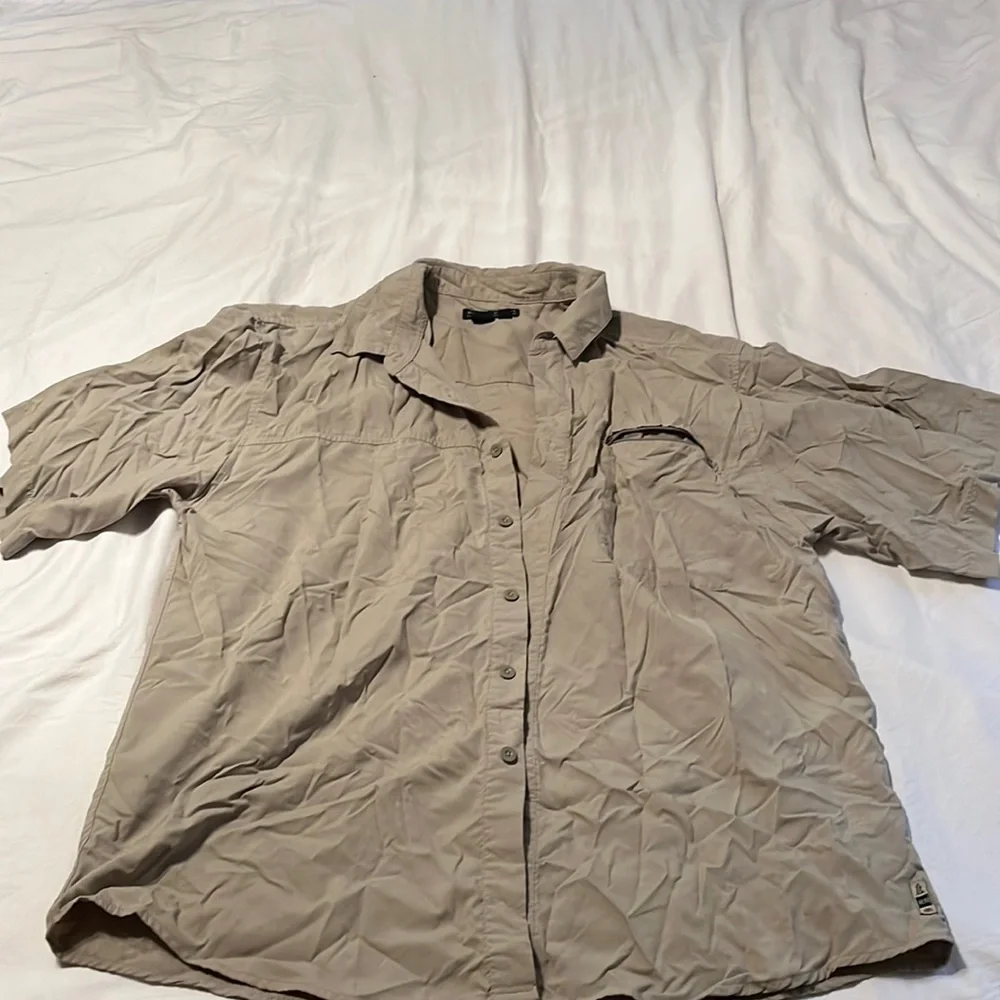 Button down - Picture 1 of 2